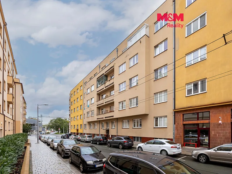Prodej bytu 1+kk, 31 m², Pardubice, ul. Sladkovského